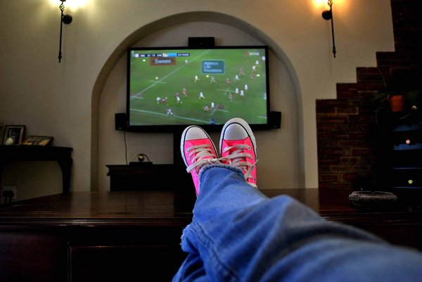 Regarder la ligue 1 à la télé avec le pass SFR : un offre avec différents avantages